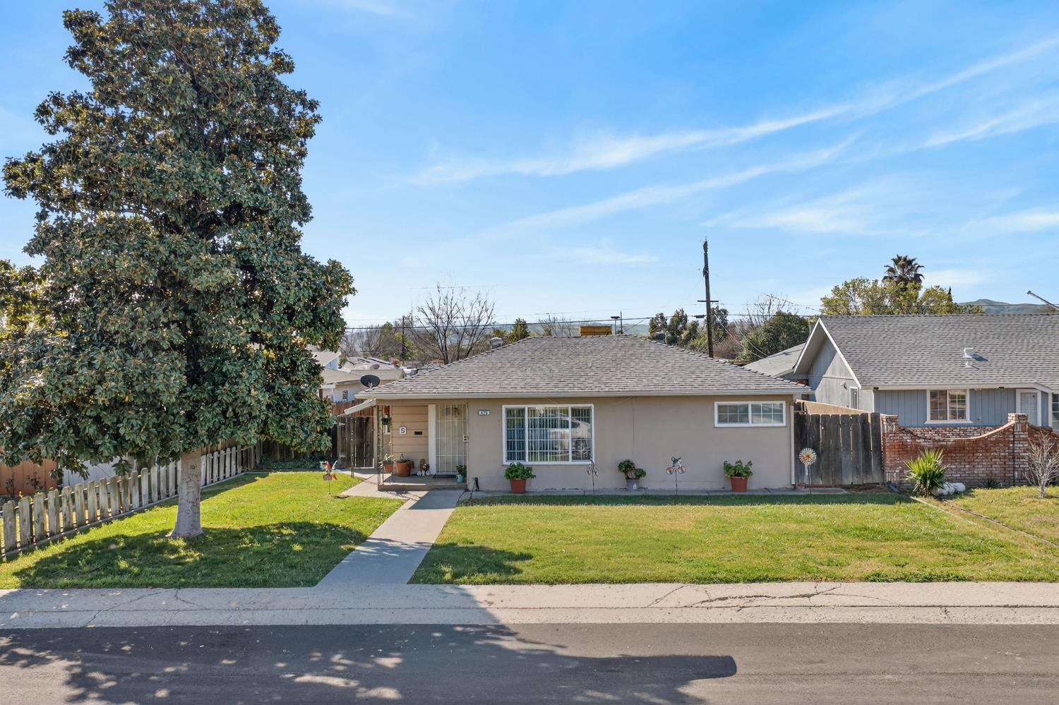 425 University Ave, Coalinga, CA 93210