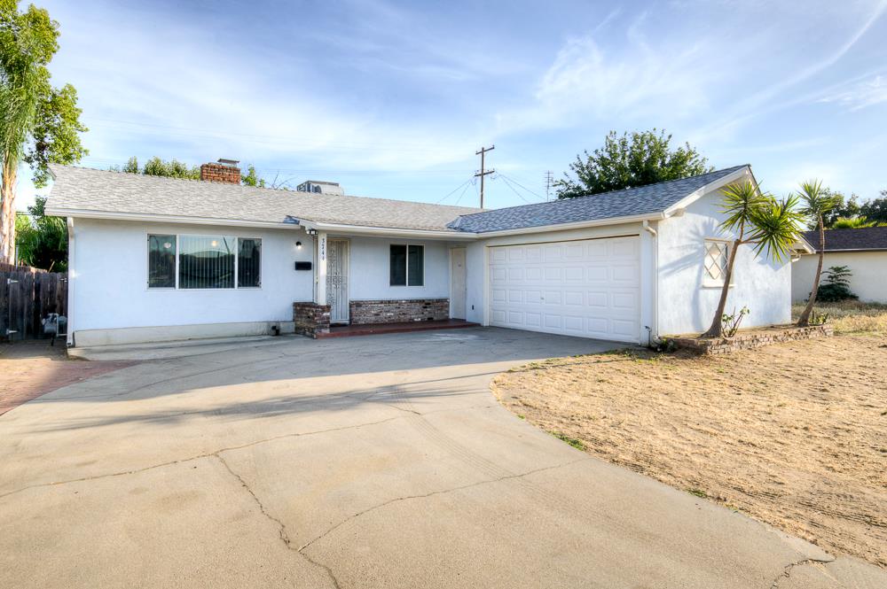 3744 E Dakota Ave